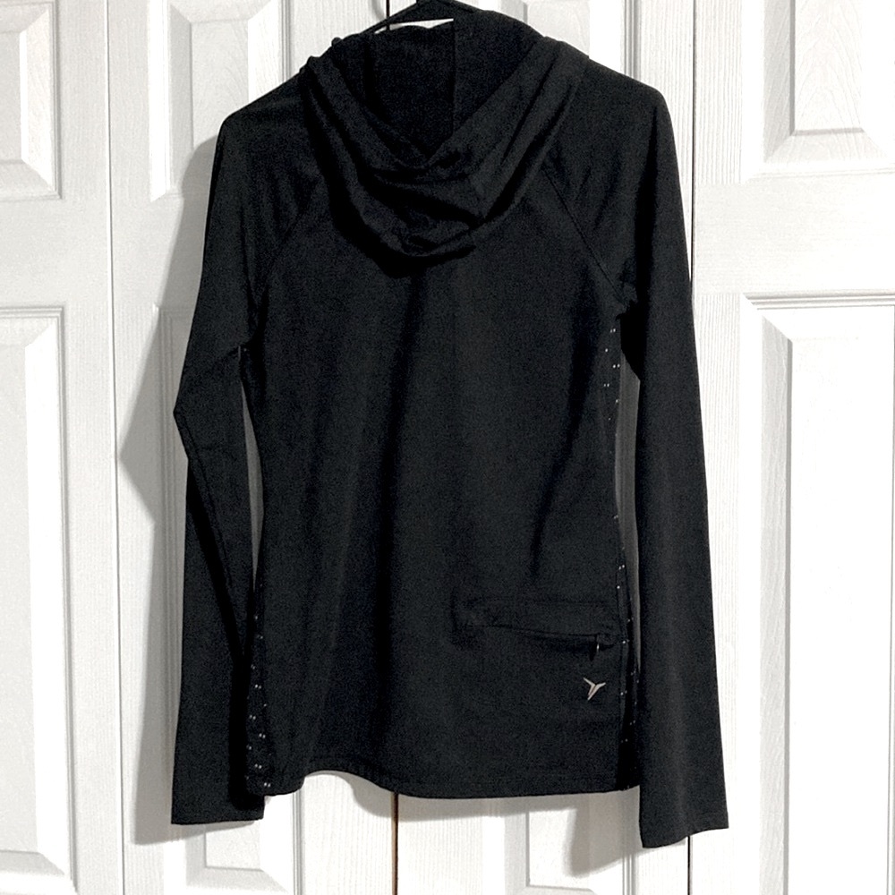 Old Navy Active Go-Dry Semi Fitted Hoodie - Picture 5 of 7